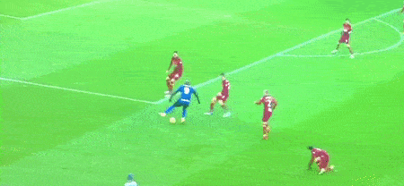 Lukaku gay cuoi voi tinh huong nga vo hinh anh