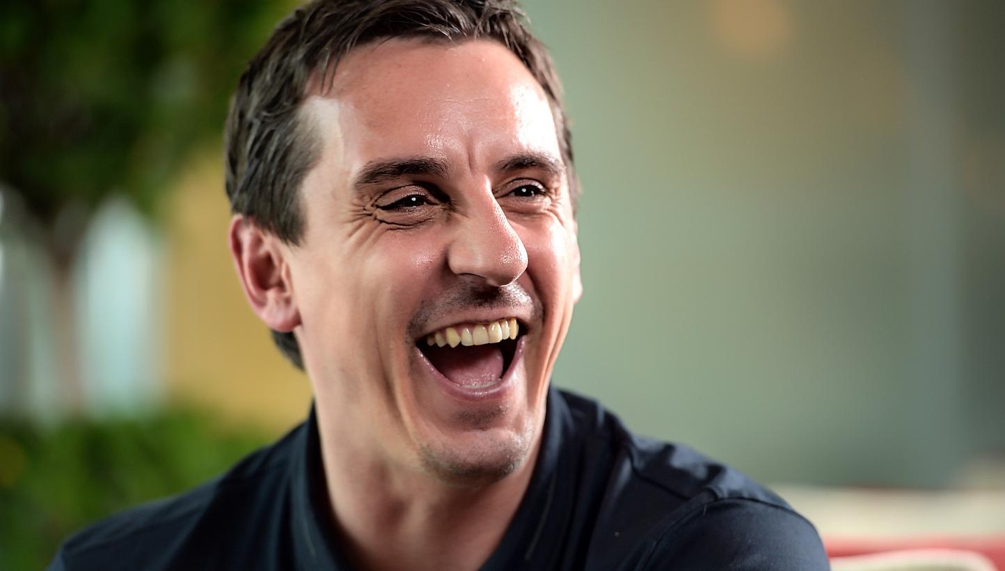 Gary Neville thay doi thai do ve MU hinh anh