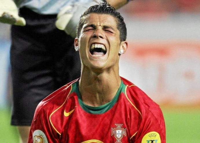 Ly do khien Barca tung tu choi mua Ronaldo hinh anh