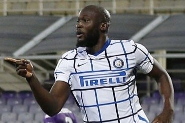Lukaku dua Inter doi dau Milan tai tu ket Coppa Italia hinh anh