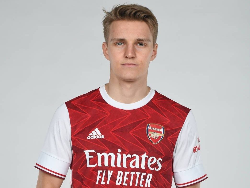 Arsenal muon thanh cong Odegaard tu Real Madrid hinh anh