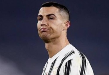 Pirlo: 'Ronaldo phai tu chiu trach nhiem' hinh anh