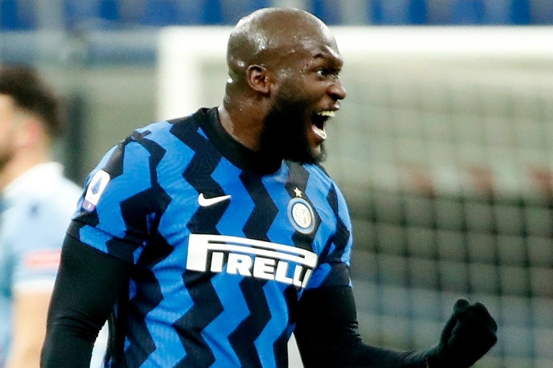 Lukaku toa sang dua Inter len ngoi dau Serie A hinh anh
