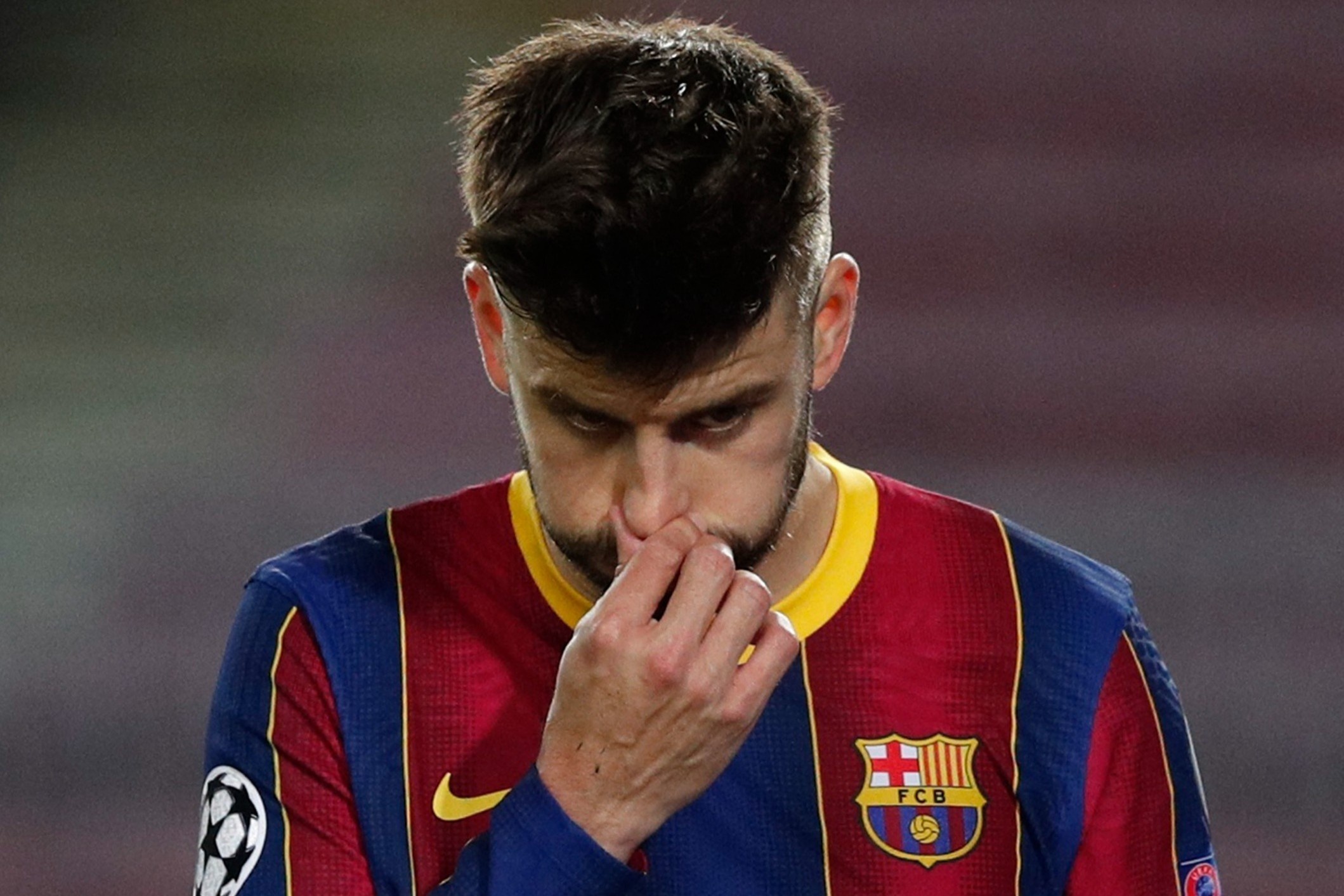 Barcelona doi mat voi mua giai trang tay hinh anh