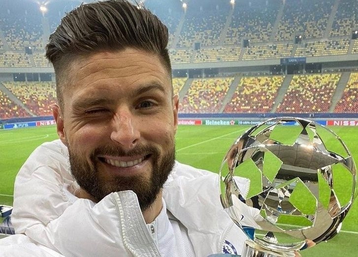 Loi giai oan cua Giroud hinh anh