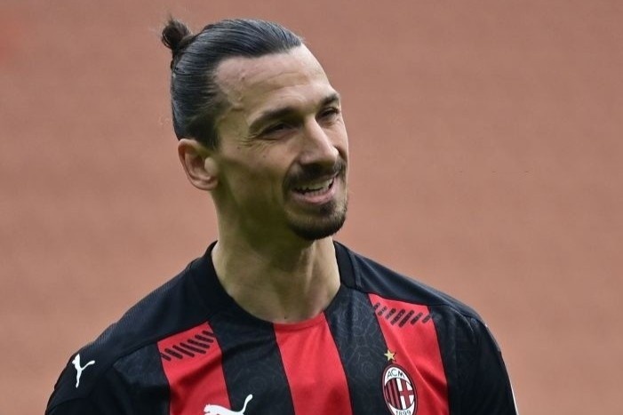 Phan ung cua cau thu Milan khi phai gap MU hinh anh