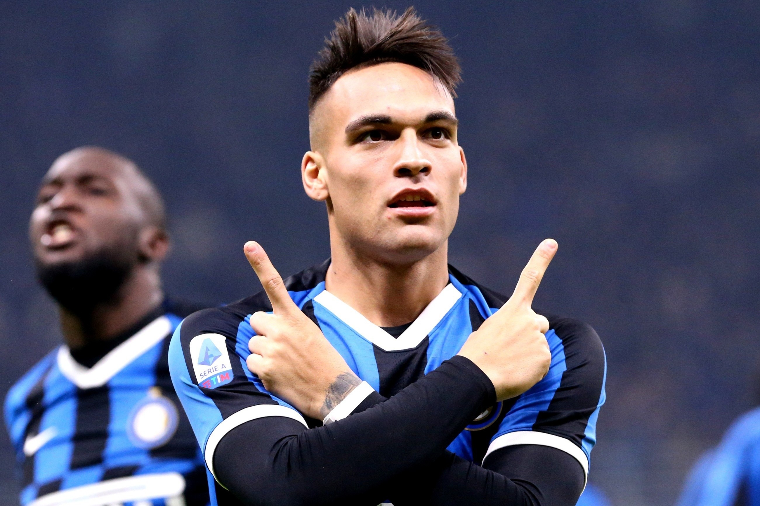 Lautaro Martinez tung muon khoac ao Barca hinh anh
