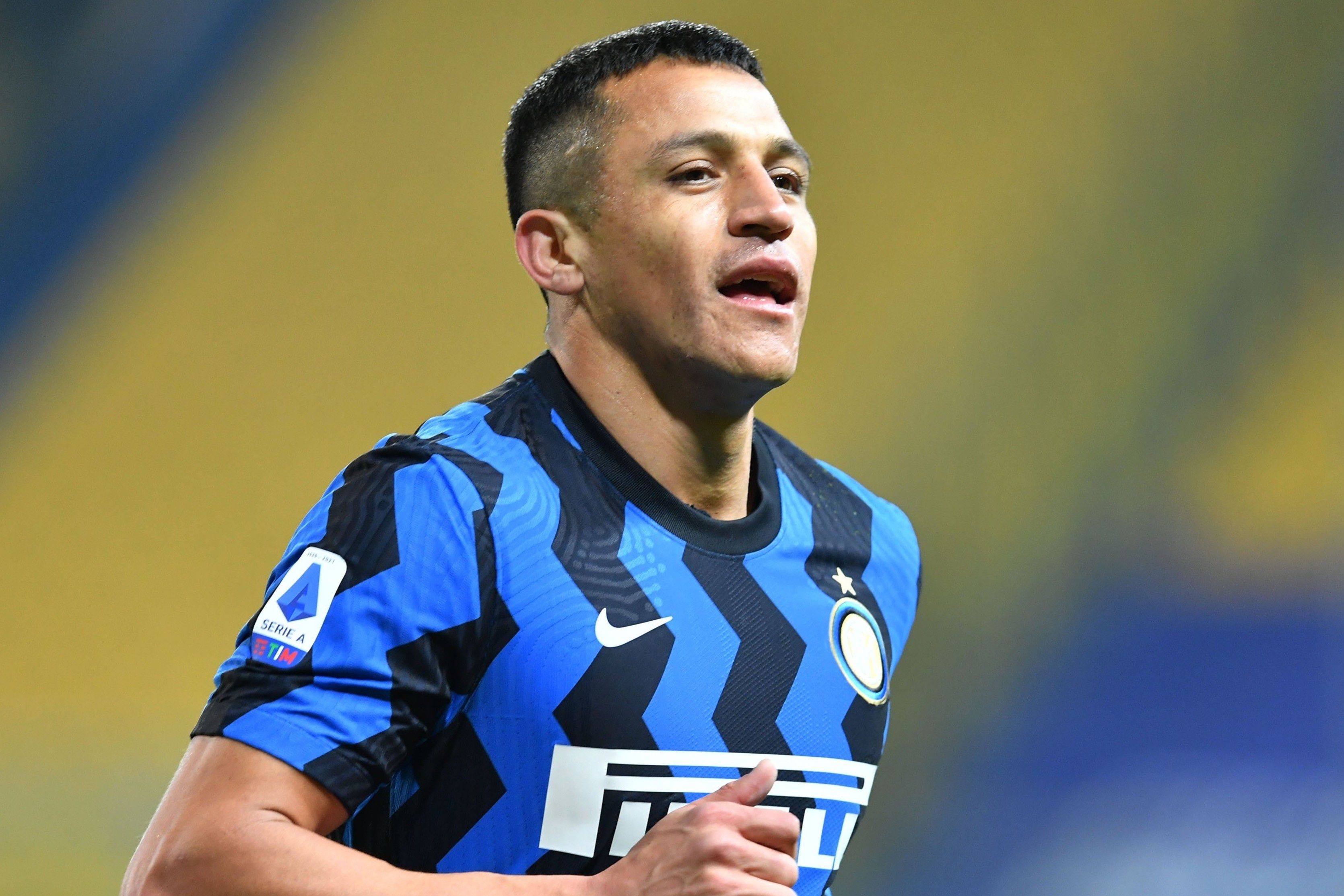 Sanchez lap cu dup giup Inter xay chac ngoi dau Serie A hinh anh