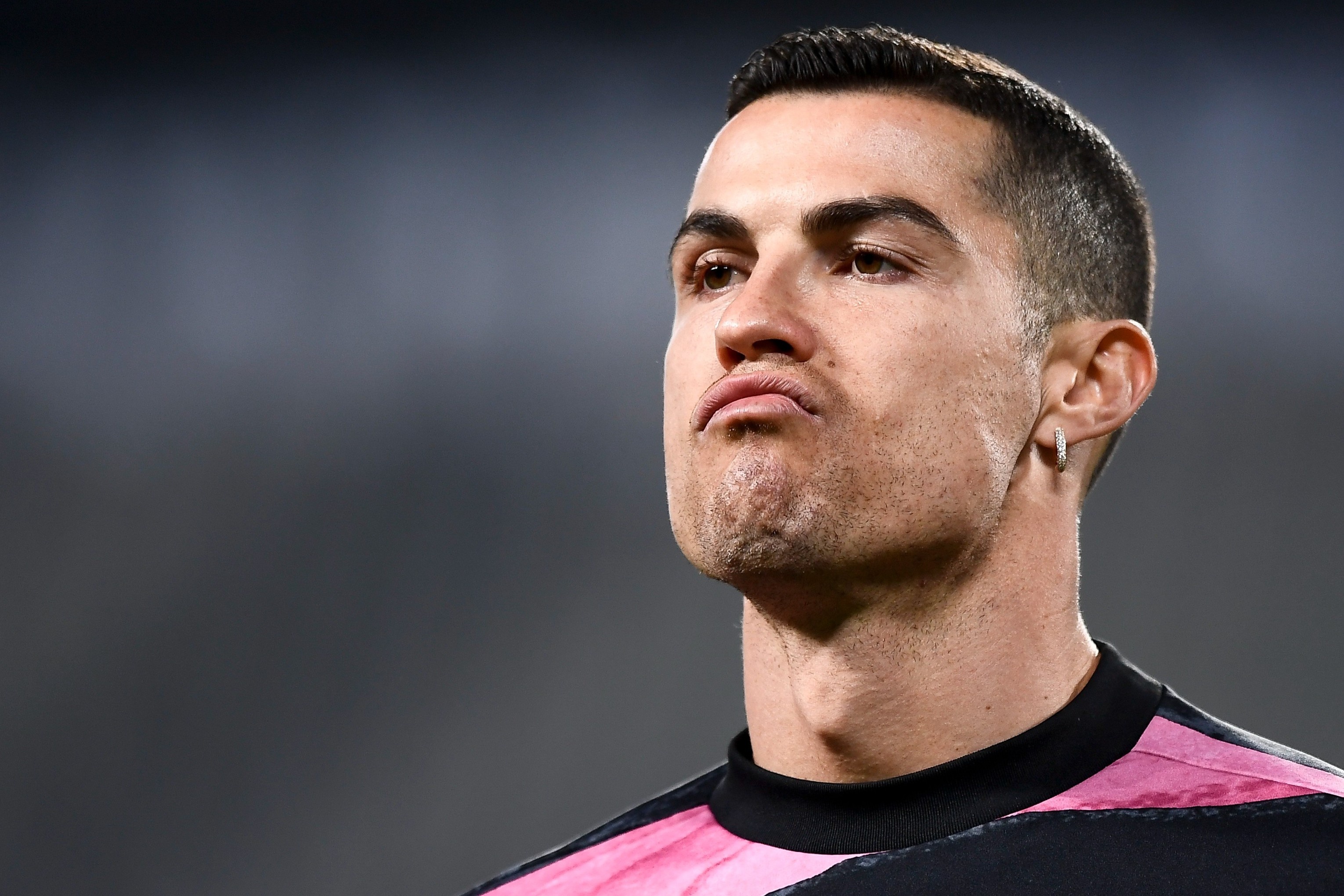 Con thinh no cua Ronaldo hinh anh