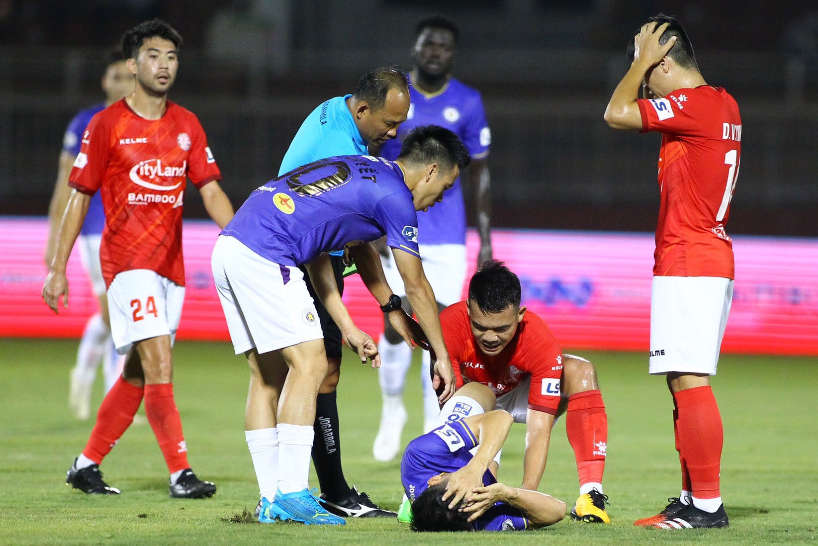 Hung Dung gay chan va noi am anh nhung pha bong tho bao hinh anh