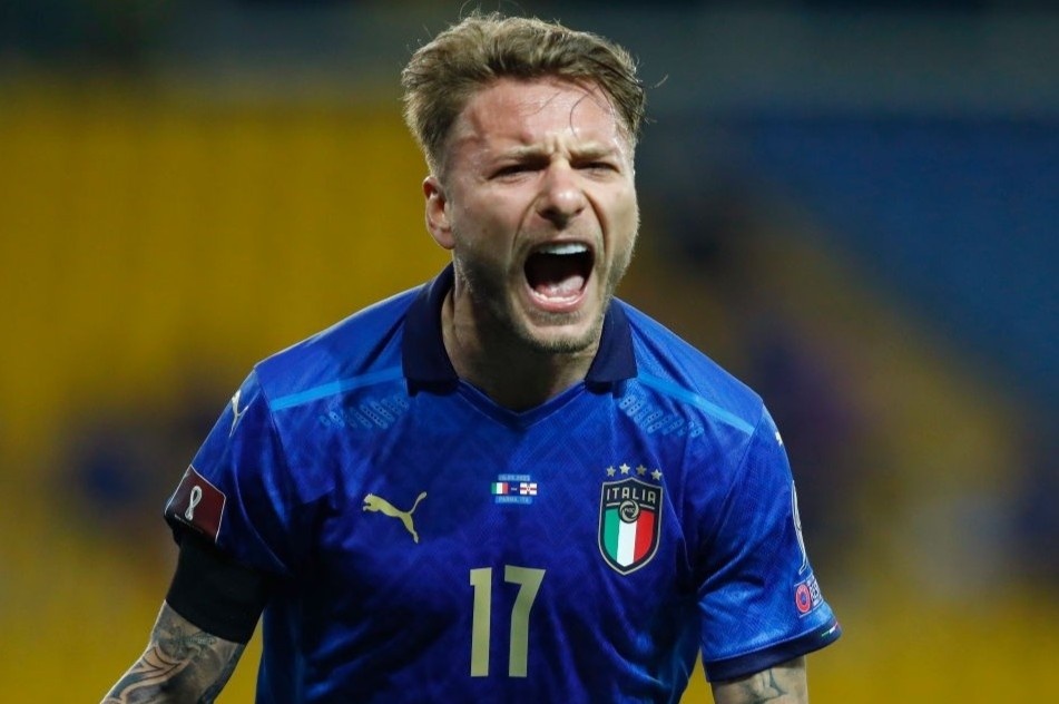 Tuyen Italy thay doi duoi su dan dat cua HLV Mancini hinh anh