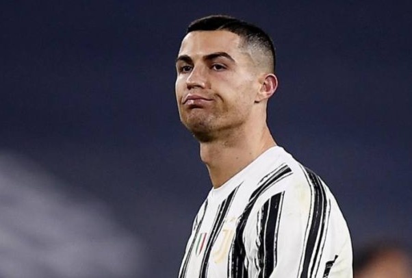 Ronaldo khong co dong doi du gioi tai Juventus? hinh anh