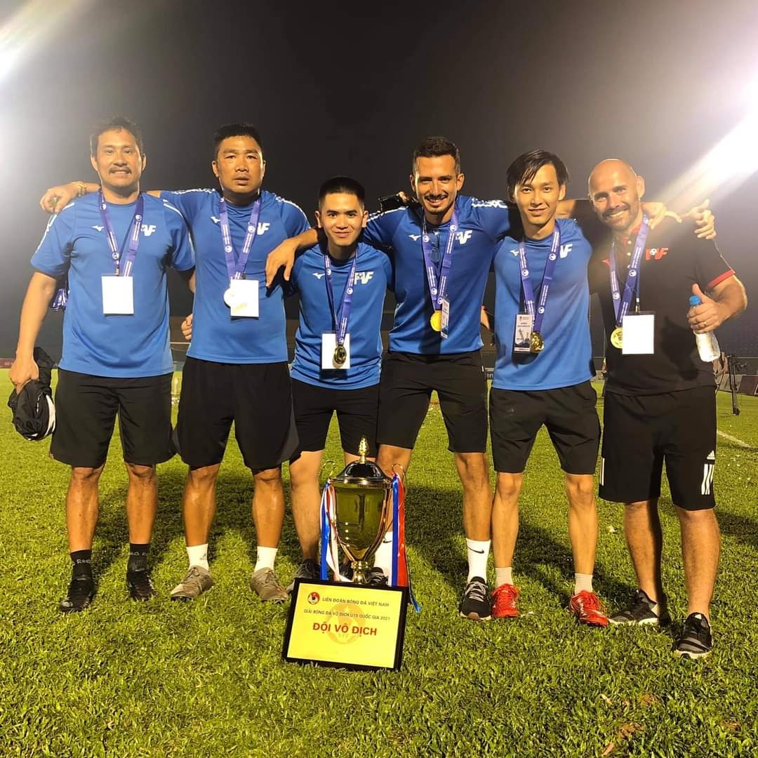 U19 PVF vo dich anh 4