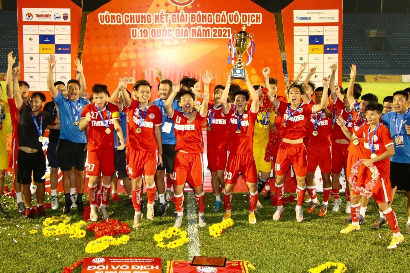 Ven man bi mat thanh cong cua U19 PVF hinh anh