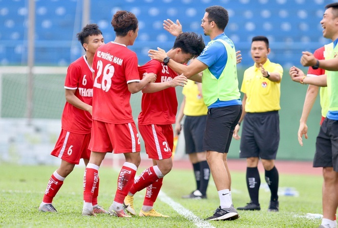 U19 PVF vo dich anh 2