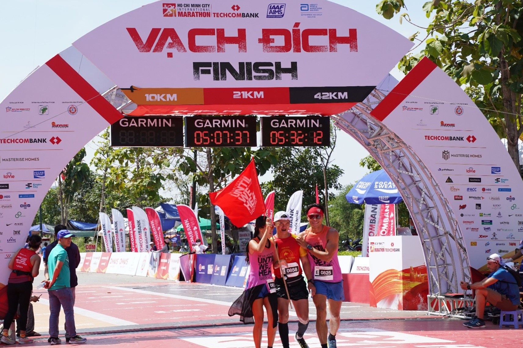 Bao dong gian lan tai cac giai marathon o Viet Nam hinh anh