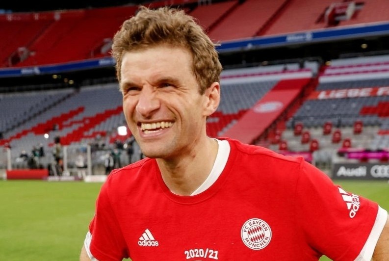 Hai cau thu Bayern di vao lich su bong da Duc hinh anh