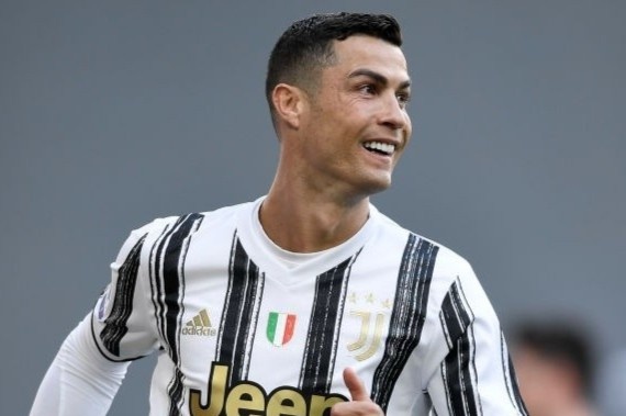 Pirlo: 'Ronaldo vui khi bi thay ra' hinh anh