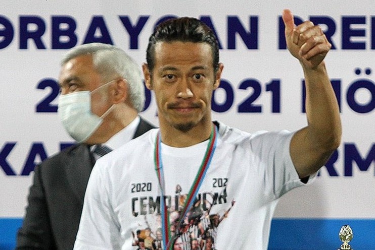 Keisuke Honda vo dich quoc gia trong mau ao moi hinh anh