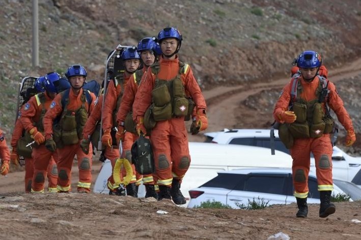 'Toi chi co mot y nghi, minh khong the chet o day duoc' hinh anh