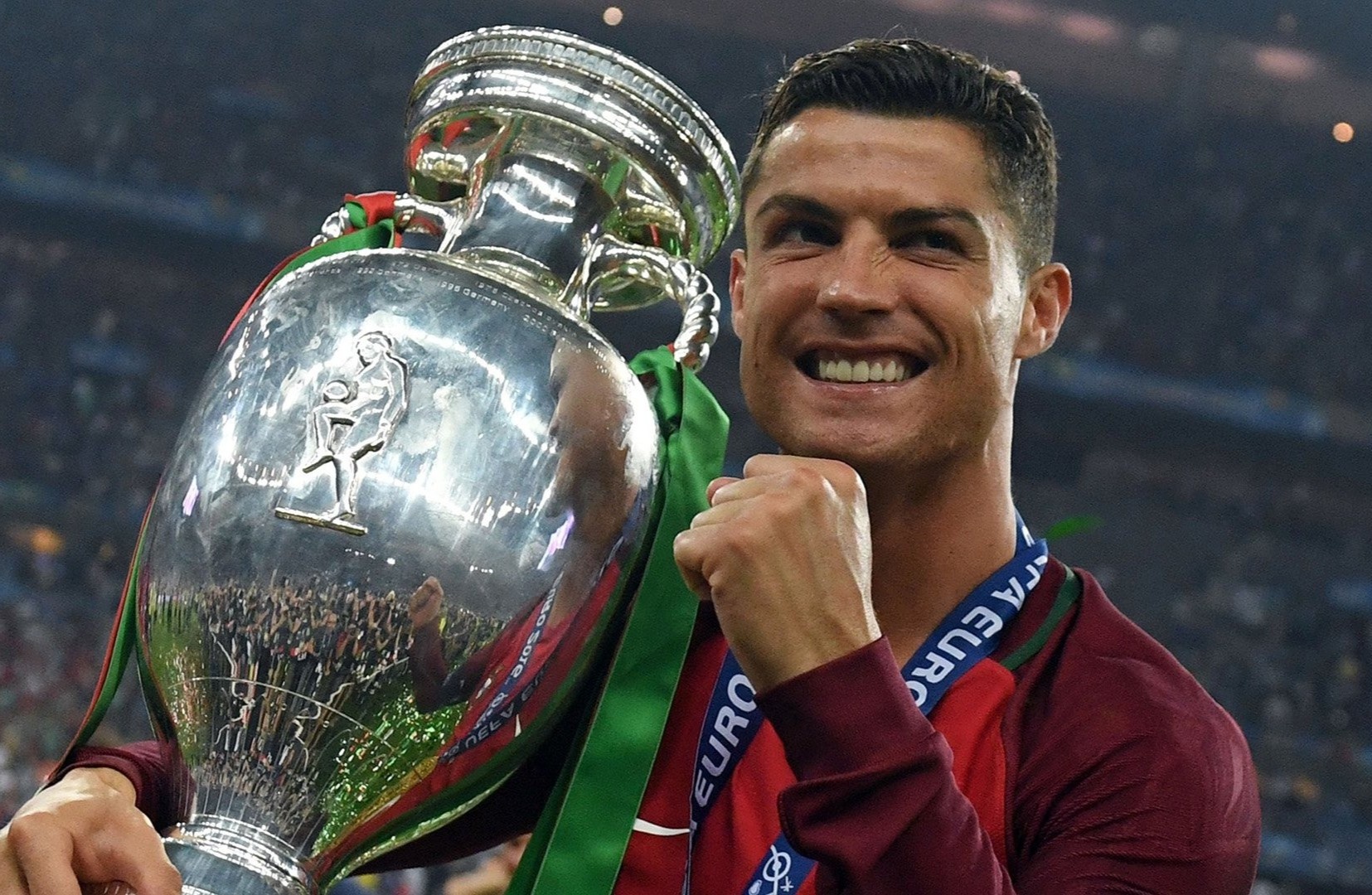 Ronaldo nam giu ky luc nao tai Euro? hinh anh