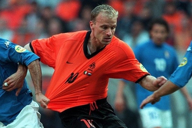 Bi kich Ha Lan truoc Italy tai Euro 2000 hinh anh