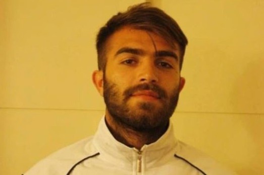 Cau thu Italy dot tu trong tran dau tuong niem em trai hinh anh