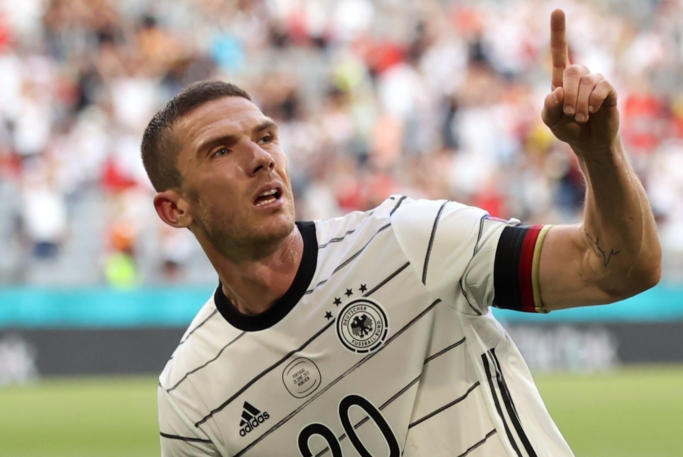 Ronaldo gio khong the coi thuong Gosens hinh anh