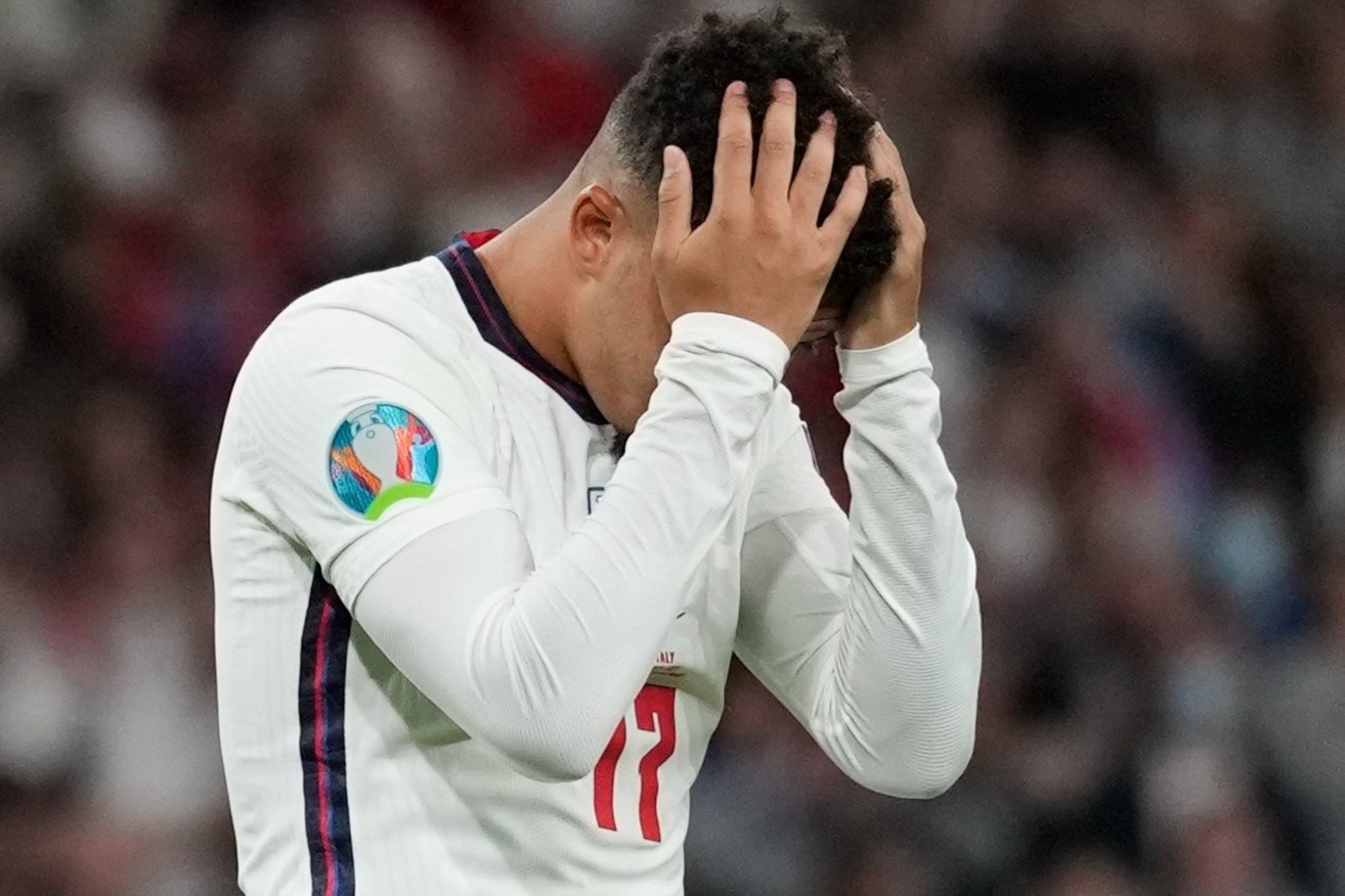 That bai lat tay van de cua bong da Anh hinh anh