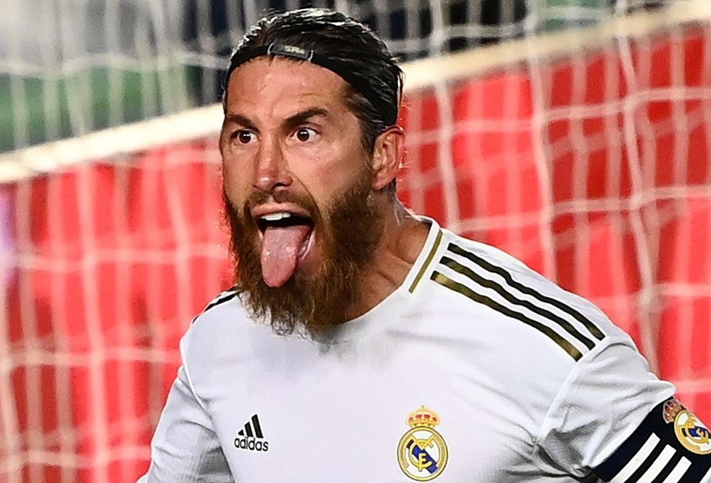 Cau thu Real Madrid khong dam nhan so ao Ramos de lai hinh anh