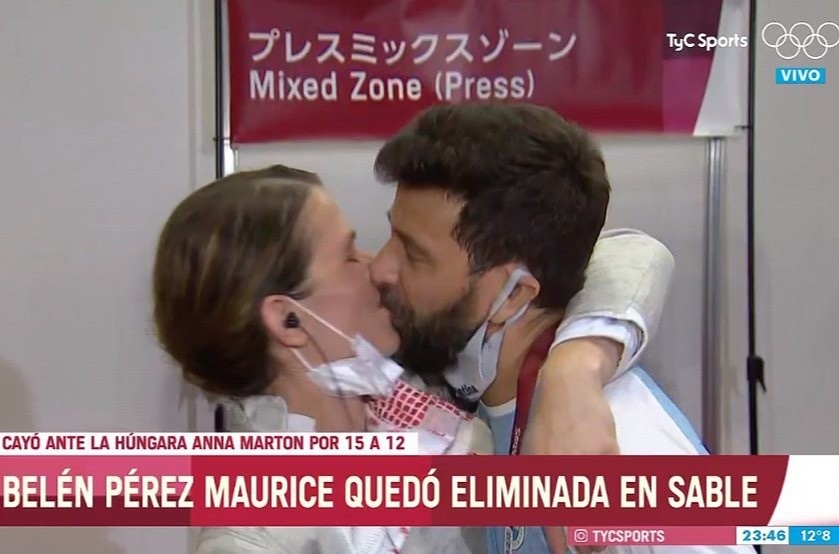 Nu VDV Argentina duoc cau hon tren song truc tiep tai Olympic hinh anh