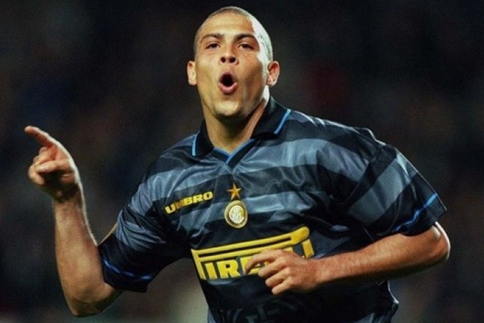 8 vu ban ngoi sao dat nhat cua Inter Milan hinh anh