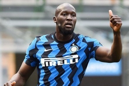 Noi bo Inter Milan roi loan vi Lukaku hinh anh