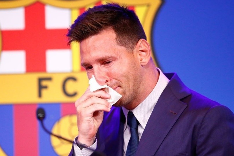 Chu tich Real Madrid dung sau vu Messi roi Barca hinh anh