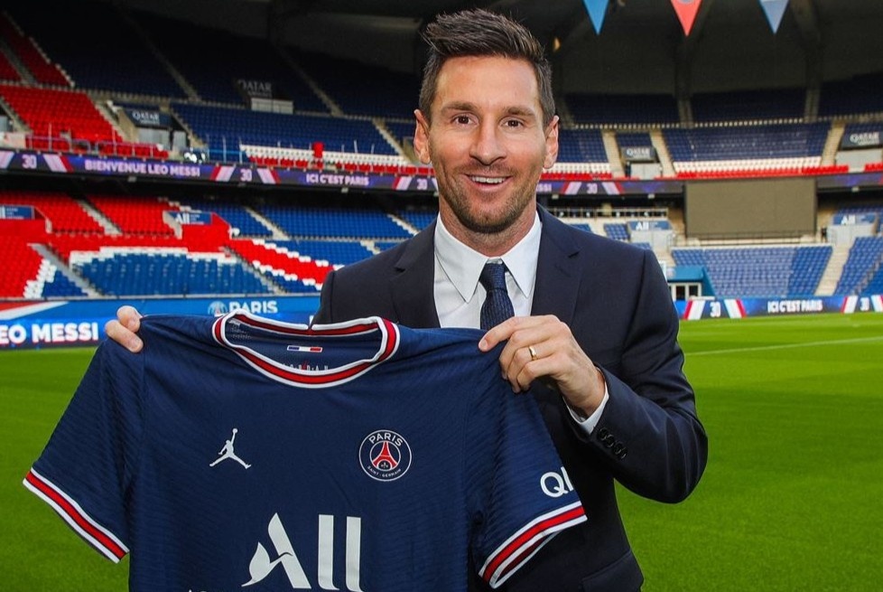 Messi ra mat PSG hinh anh