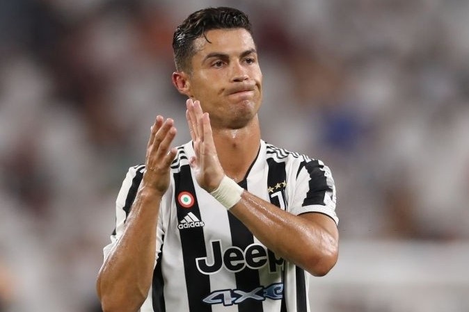 Vi sao Ronaldo ngay cang mat gia? hinh anh