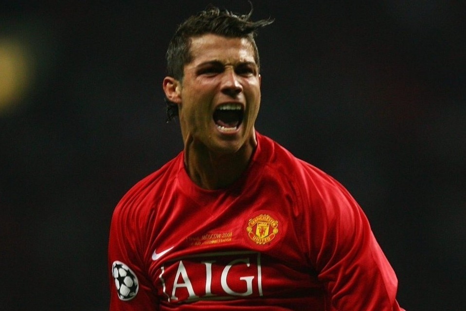 3 cuoc goi bi mat trong vu Ronaldo tro lai MU hinh anh