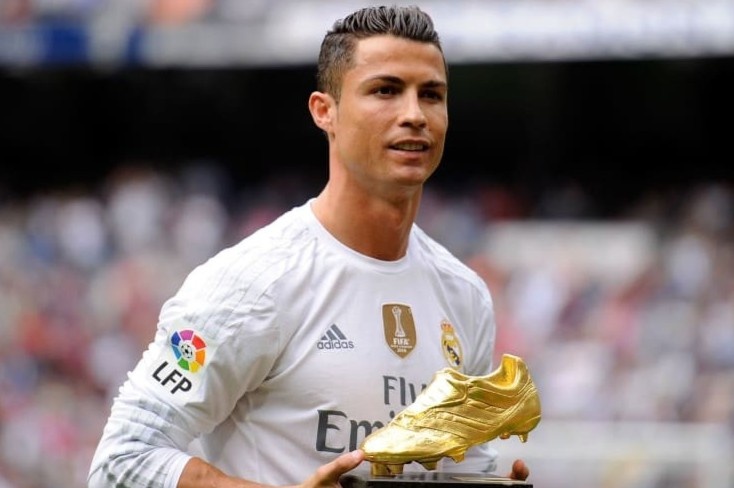 10 chan sut gianh Chiec giay Vang gan nhat hinh anh