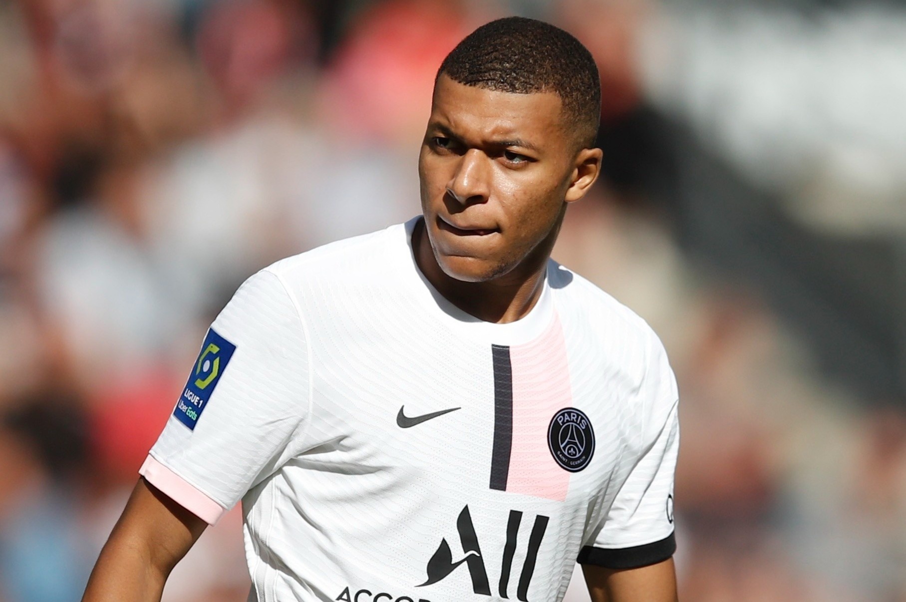 Mbappe cham ngoi mau thuan giua Real Madrid va PSG hinh anh