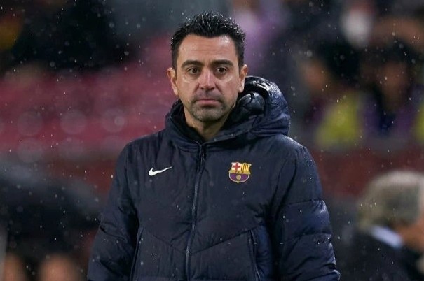 Xavi khong cuu noi Barca hinh anh
