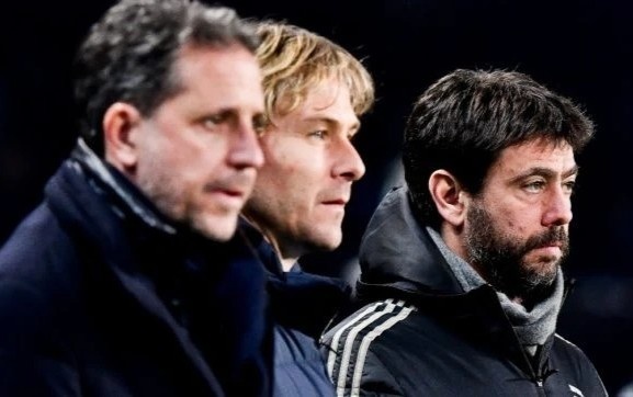 Quan chuc Juventus bi canh sat dieu tra vi gian lan hinh anh