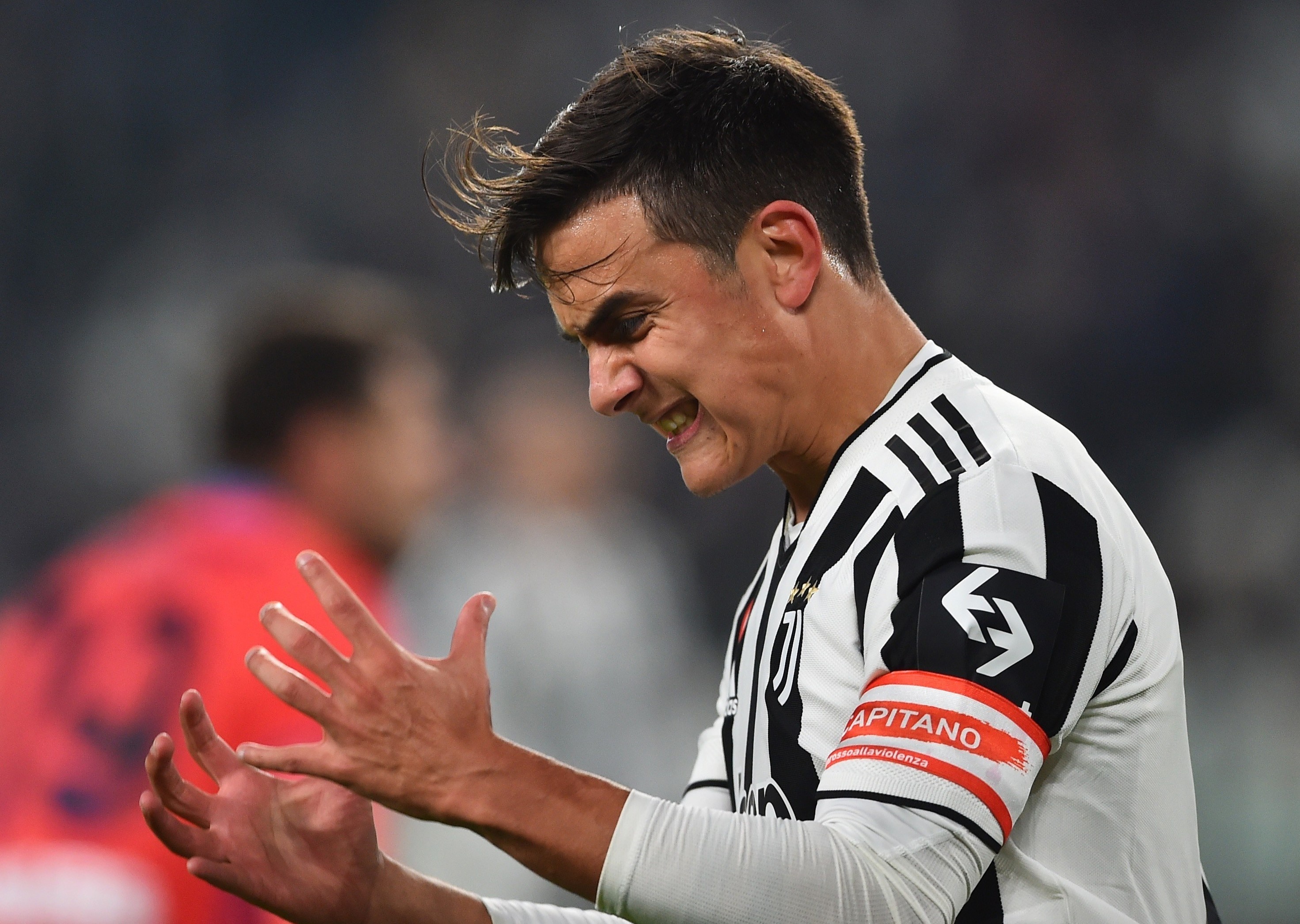 Juventus tiep tuc lun sau vao khung hoang hinh anh