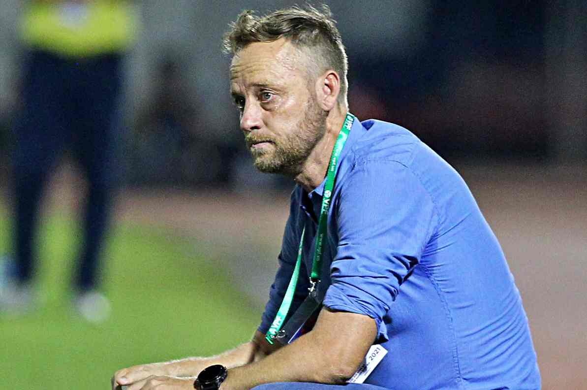 Tan HLV Thai Lan tim su thua nhan tu Viet Nam qua AFF Cup hinh anh