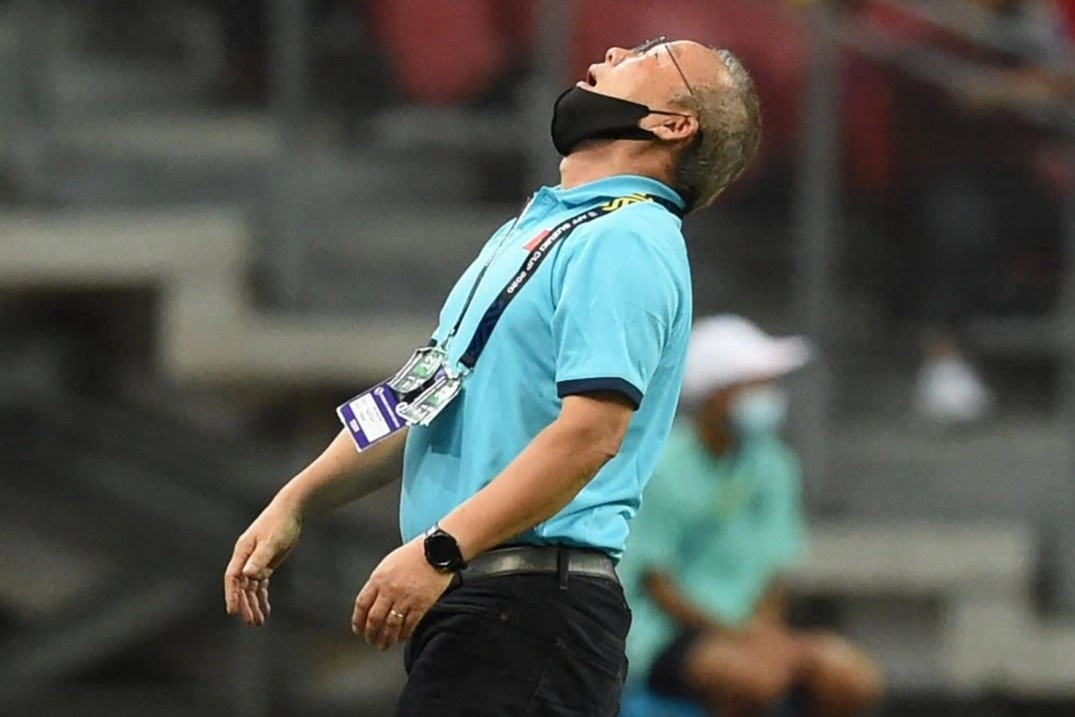 HLV Park bi bat bai chien thuat o tran thua Thai Lan hinh anh