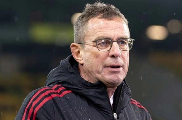 Cau thu MU bat dau nghi ngo Rangnick hinh anh