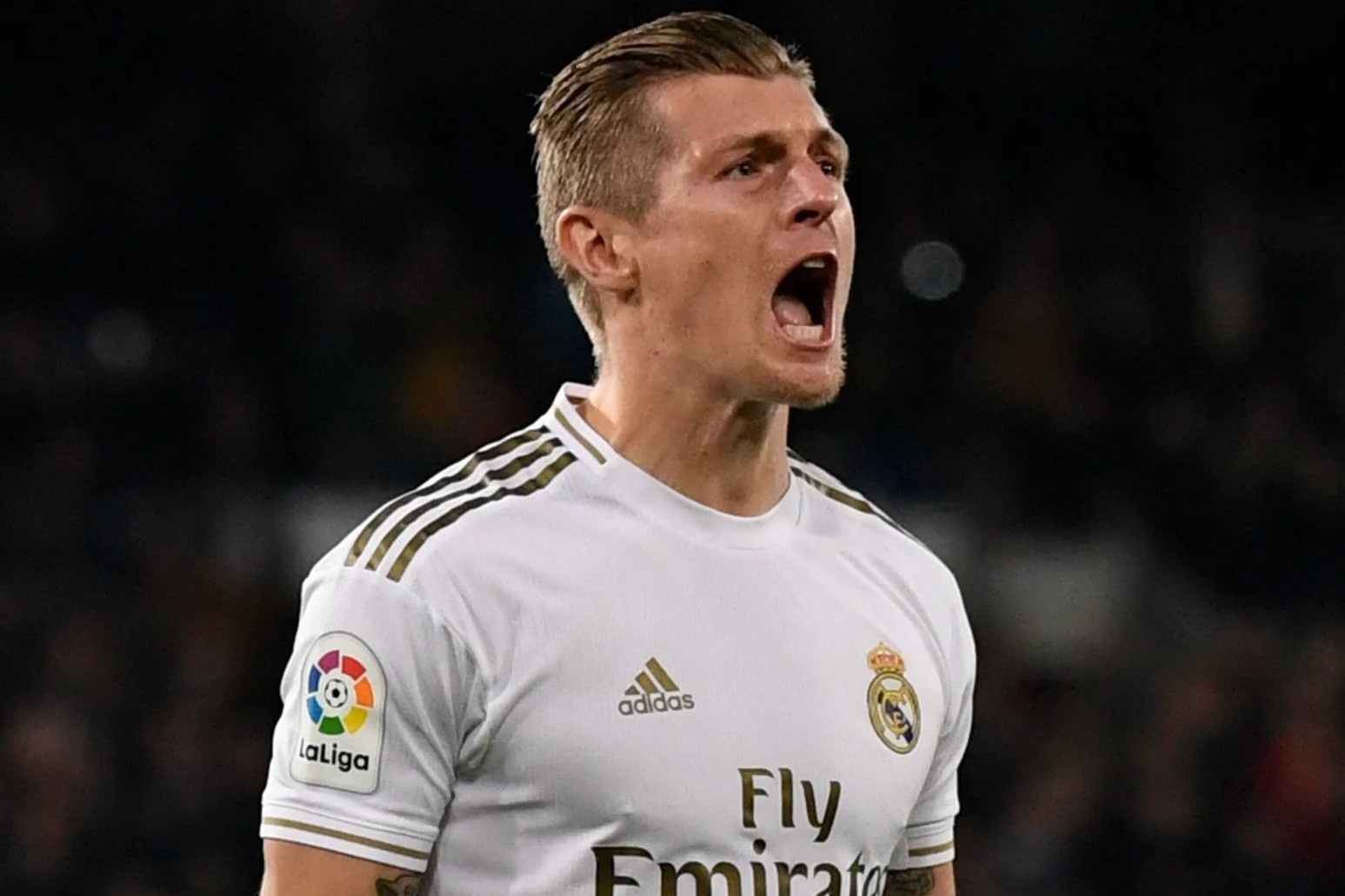 Kroos: 'Toi co viec khac de lam thay vi theo doi Barca' hinh anh