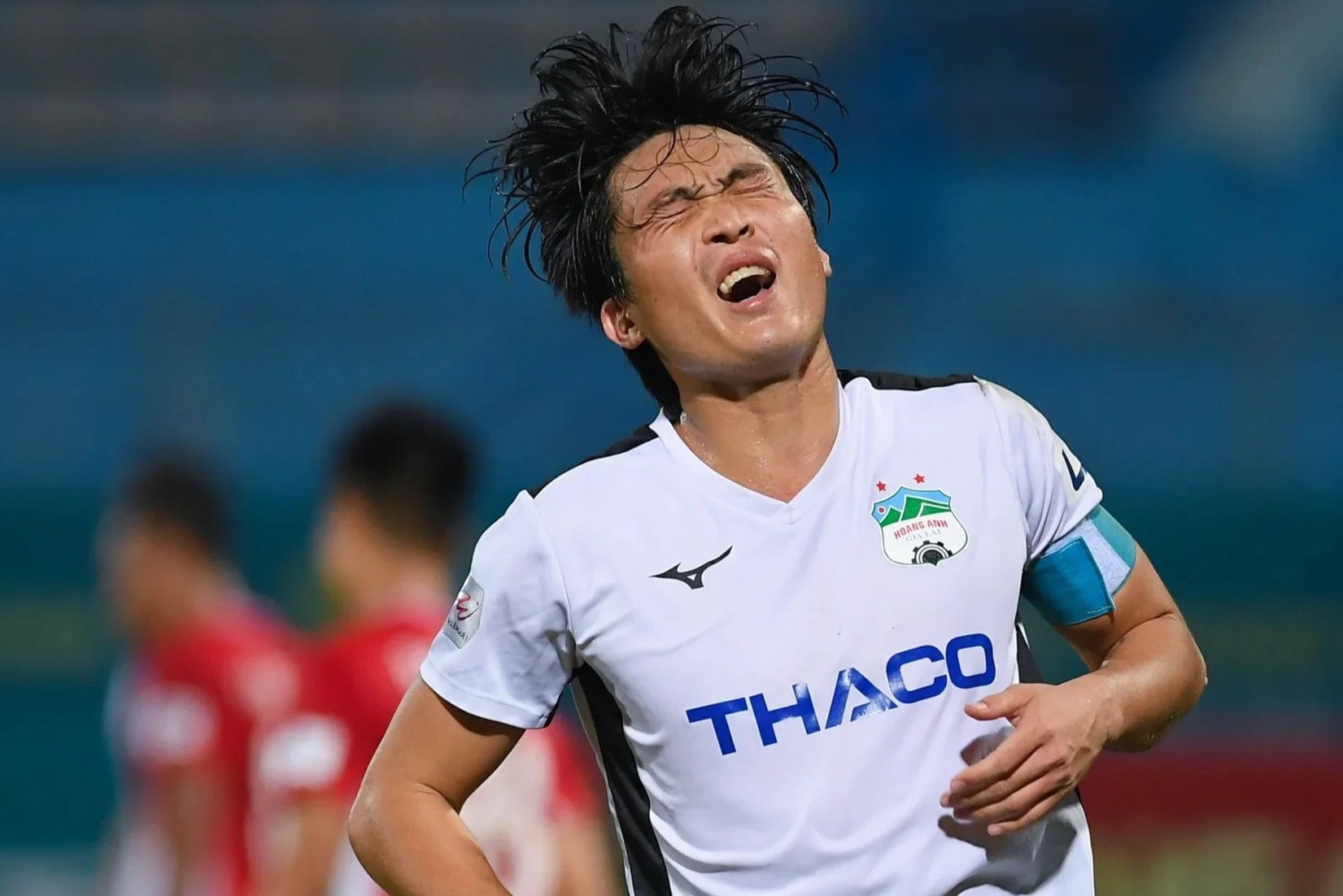 V.League truoc nhung rui ro trong binh thuong moi hinh anh