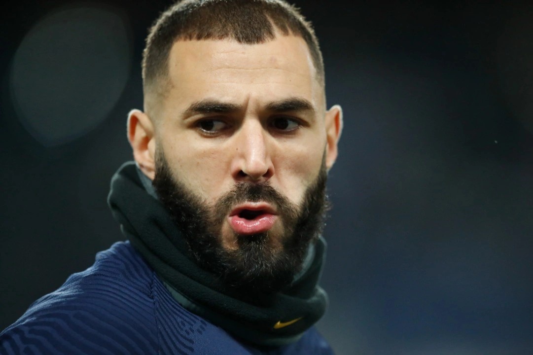 Mat trai cua Benzema hinh anh