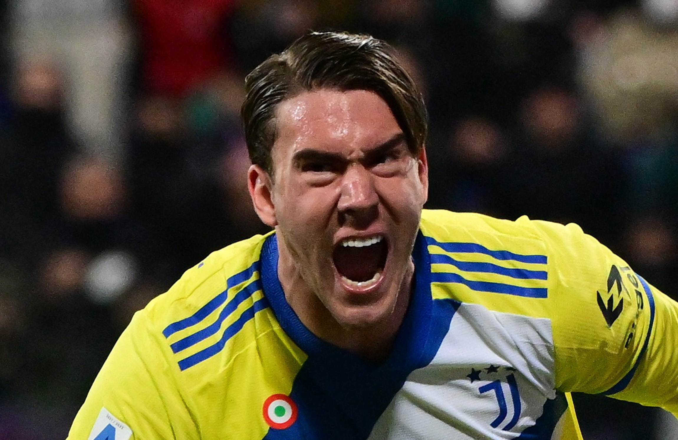 Vlahovic giup Juventus nguoc dong truoc Cagliari hinh anh