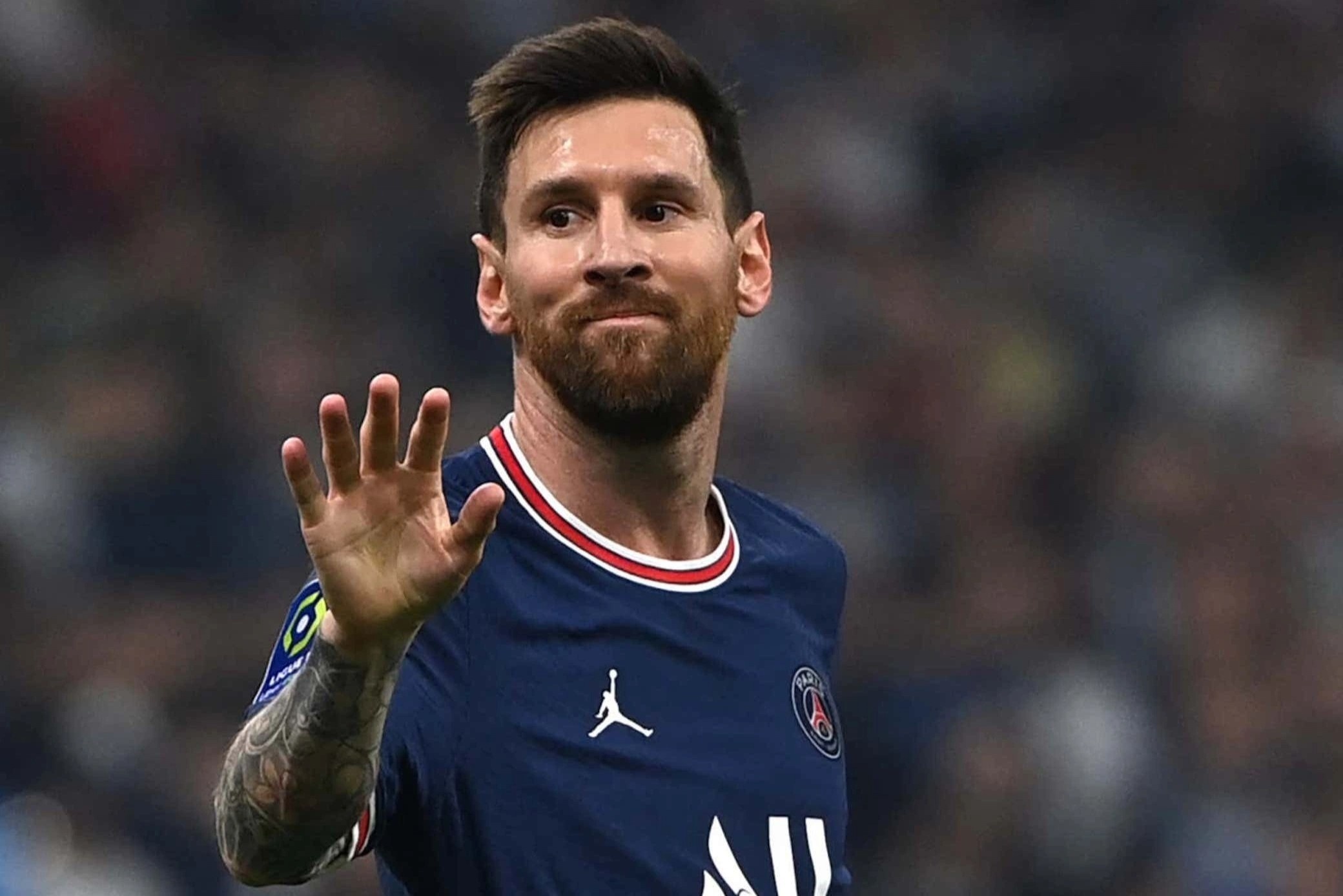 Messi lai bi chan thuong hinh anh